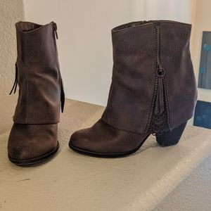 Low boots